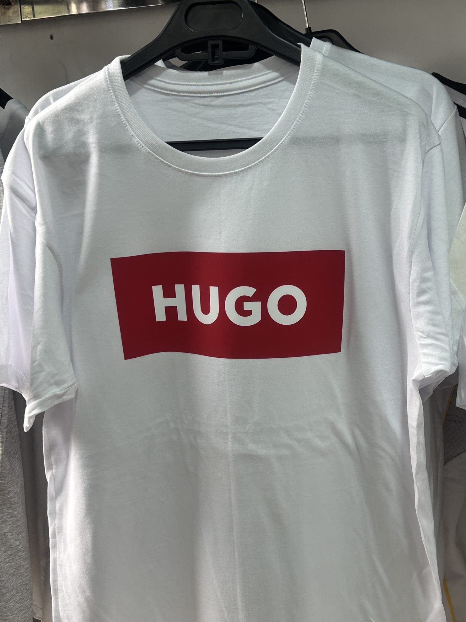 Camiseta Hugo caja roja 1